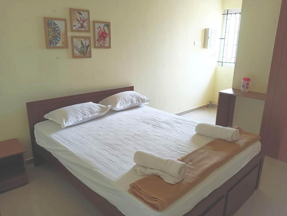 Surathi Enclave Standard Rooms Karumattampatti 外观 照片